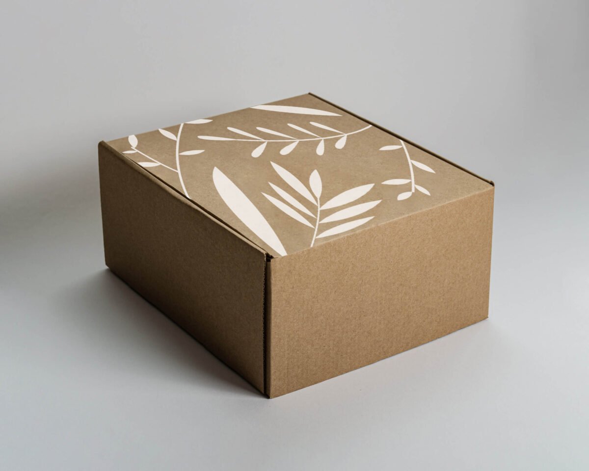 Mailing box "Queen" (28x26x14cm)